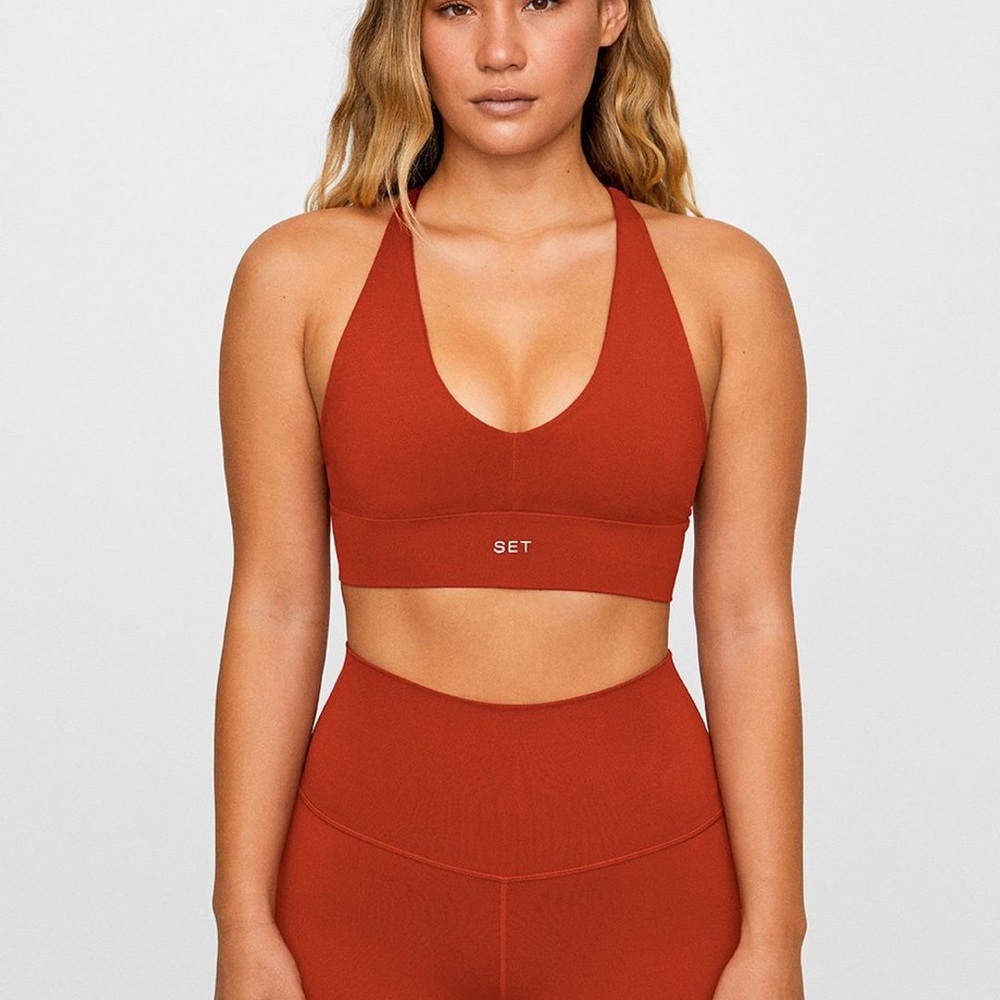 SET Active Biker Shorts & Racer V Bra in Sunset